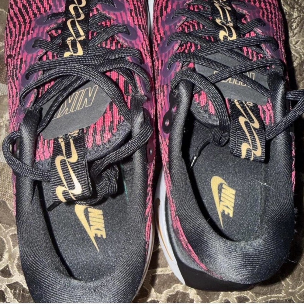 Nike Motiva Fireberry Womens Shoes Size 9 Preowned - Picture 5 of 5